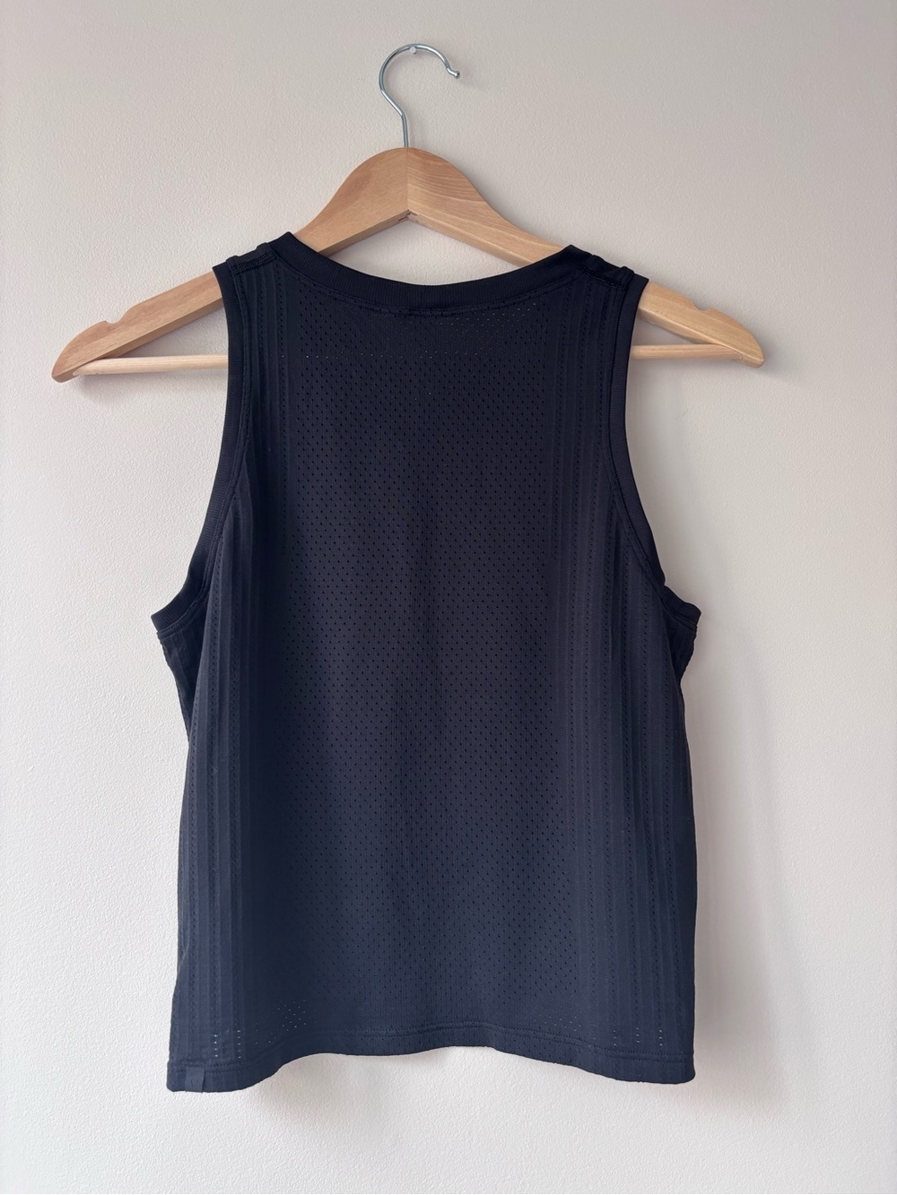 Lululemon Black Performance Tank Top - Picture 4 of 4